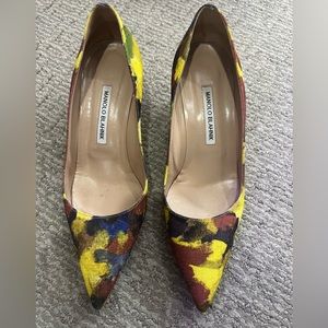 Manolo multicolor pumps